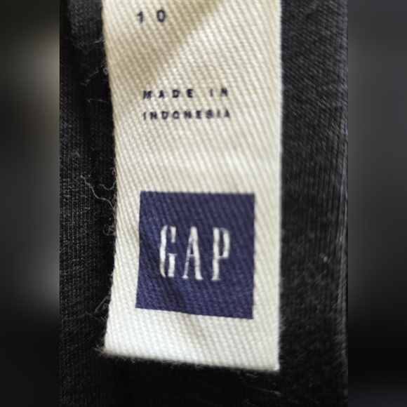 GAP Pleated Mini Skirt Size 10 Black Pink Red Floral Pockets Flare - Picture 2 of 6